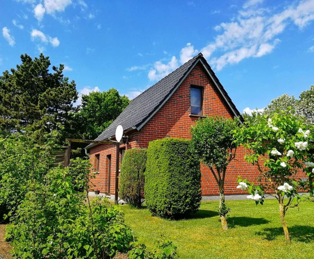 Haeuschen Im Gruenen Villa Jornstorf Екстериор снимка
